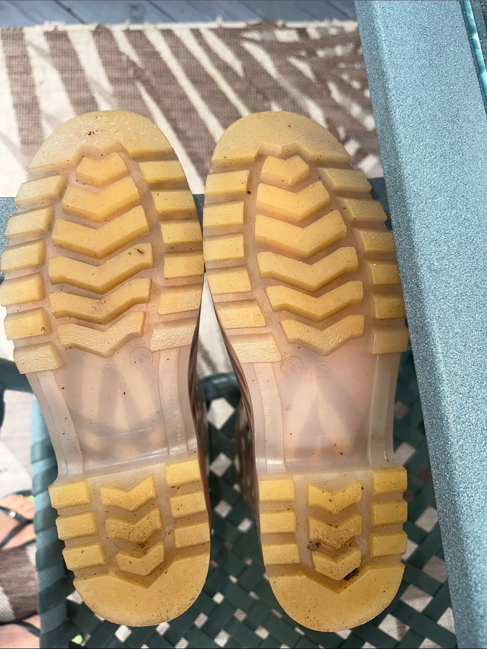 Vintage Baby pink Burberry rubber rain boots - Picture 9 of 17